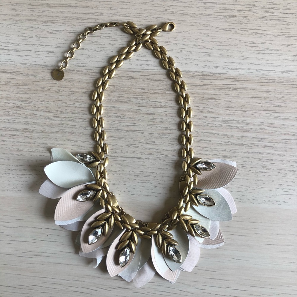 Birdie necklace